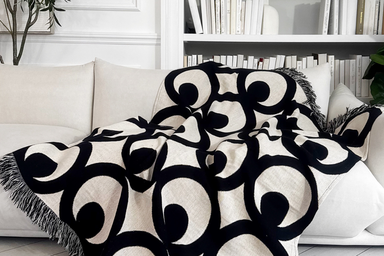 Villa aburi Mate Masie blanket at September Collective