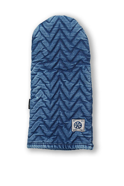 Mi cocina Denim Herringbone Quilted Oven Mitt with zigzag pattern on a white background