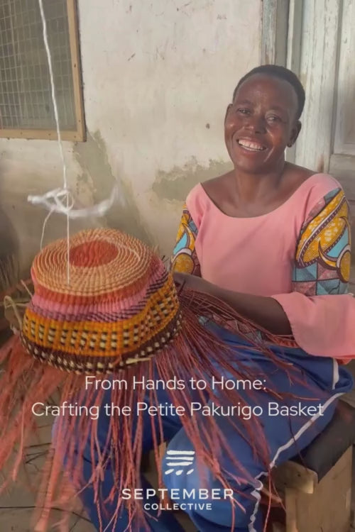Video of artisan weaving a petite pakurigo wave basket