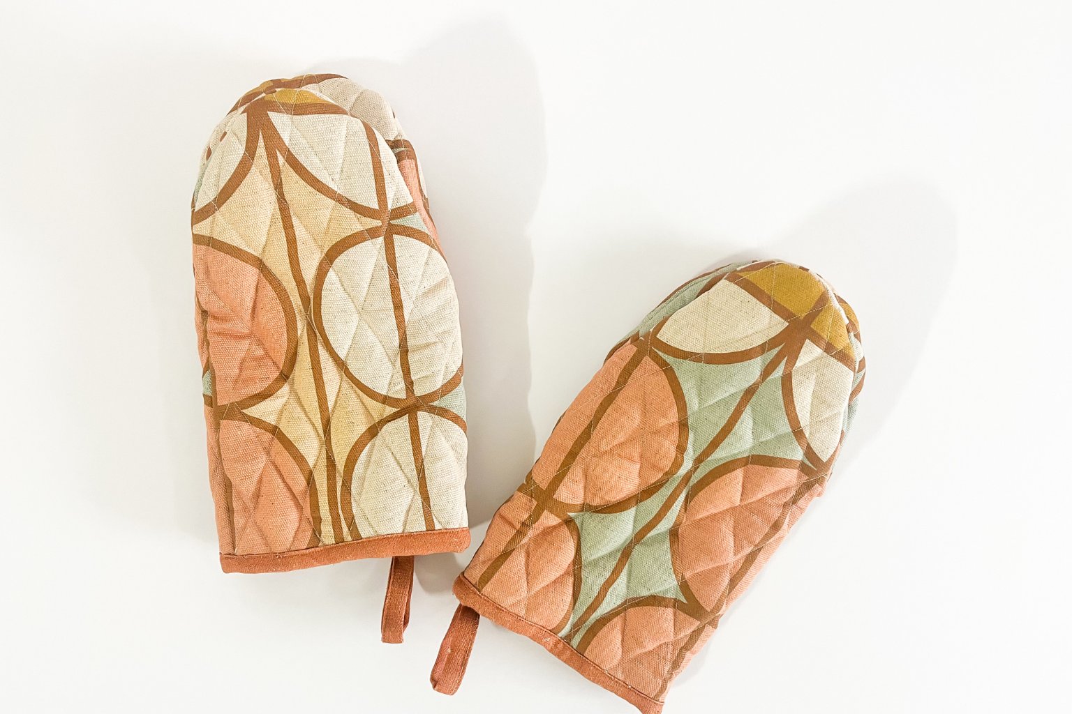 Oven Mitts + Pot Holders