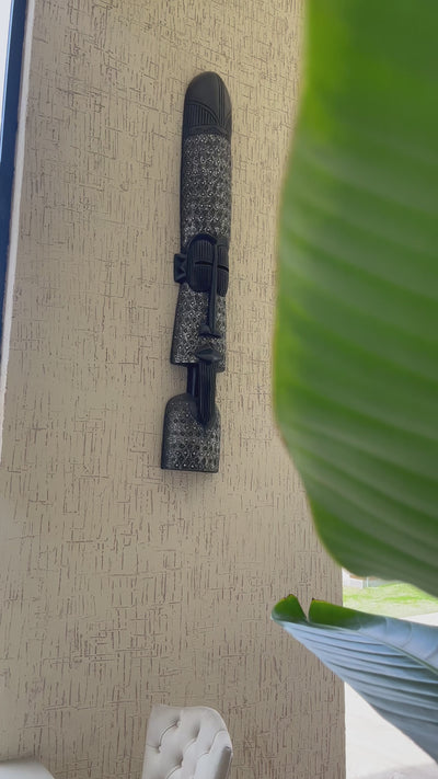 Decorative African wall totem video